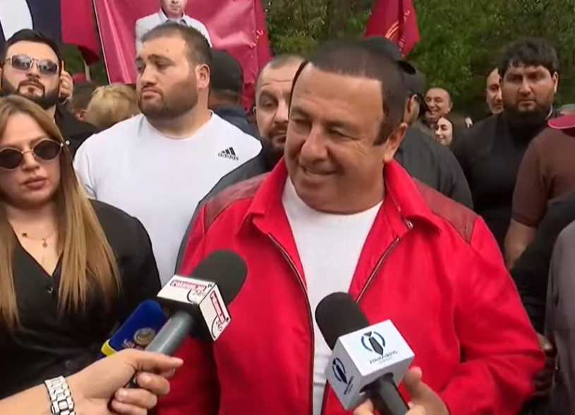«Прикрепил к груди какой-то значок, будто вернул Армению от моря до моря»: Царукян — о Пашиняне