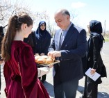 Դեսպան Սոբհանին  այցելել է Կարբիի միջնակարգ դպրոց, որտեղ պարսկերեն է դասավանդվում