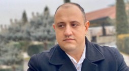 «Играя в прозападника и антироссийского, Пашинян в данный момент решает вопрос сохранения своей власти» — Акопян