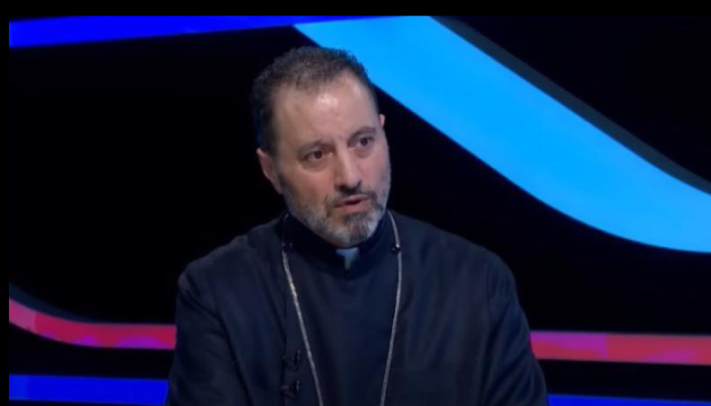 В правительстве довольны «фейковым священнослужителем», заявляют, что он выполняет работу качественно и получает премии