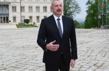 Алиев посетил Степанакерт