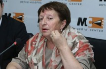 Военнослужащих лишают духовной поддержки, окончательно деморализуя армию — правозащитница