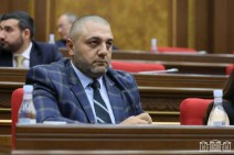 «Исключаю, это не наш стиль работы» — депутат от «Гражданского договора» о приведении сотрудников детсадов и школ в Первопрестольный Эчмиадзин