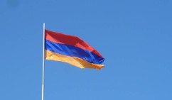 У въездов во все населенные пункты Армении будут установлены государственные флаги