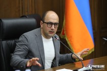 Никакого разрыва связей между двумя фракциями Национального собрания нет, просто среди сторонников президента Кочаряна есть люди, тиражирующие выгодный Пашиняну клубок лжи