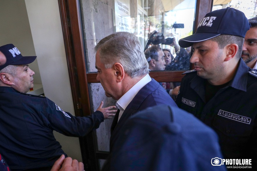 Оппозиция намерена обратиться к России с просьбой смягчить действующие ограничения