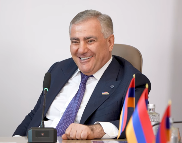 Я пришёл к выводу, что Пашинян страдает не одной, а множеством болезней: Самвел Карапетян