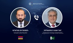 Мирзоян и Ишак Дар обсудили вопрос установления дипломатических отношений между Арменией и Пакистаном