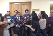 «Դա իմ գործառույթը չէ». նախարարը՝ թոքաբորբի հետևանքով մահացած զինծառայողի առողջական հարցերով պատշաճ չզբաղվելու մասին
