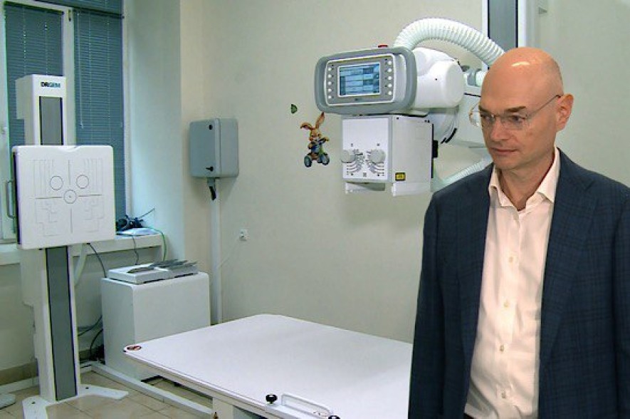 Mikael Vardanyan donated 3 neonatal reanimobiles and the medical equipment to the Muratsan hospital
