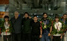 16 մեդալ, 7 չեմպիոնական տիտղոս. Հովհաննես Ծառուկյանը դիմավորել է բազկամարտիկներին (Տեսանյութ)