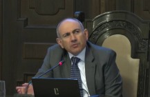 Пашинян: некоторые взяточники снова выступают с заявлениями: не будем называть имён, хотя и так ясно, что речь о Роберте Кочаряне