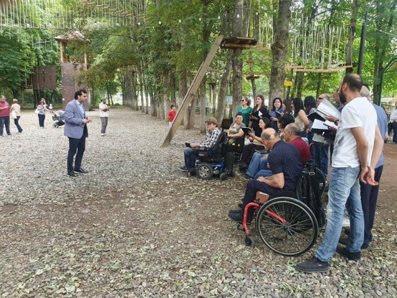 “Change your attitude, warm the world”. A look at inclusiveness through art