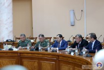 Папикян встретился с аккредитованными за рубежом военными атташе Республики Армения