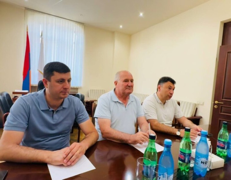 В офисе Республиканской партии Армении обсудили вопрос защиты прав арцахцев