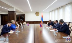 Սուրեն Պապիկյանն ու Ալեքսանդրա Քոուլը քննարկել են Հայաստան-ՄԹ պաշտպանական համագործակցությունը