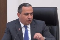 Председатель Следственного комитета Артур Погосян подарил начальнику Патрульно-постовой службы Артуру Гаспаряну дорогостоящие часы