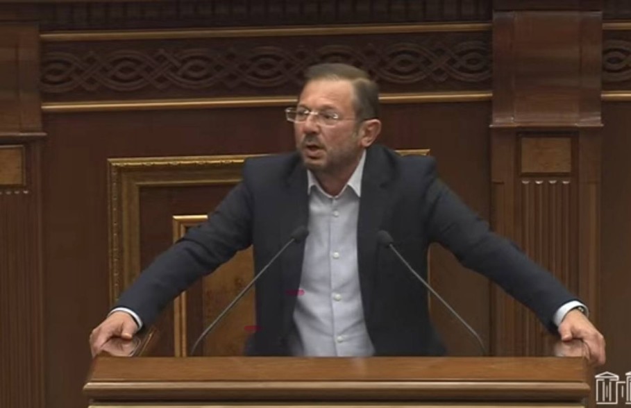 «Հերթով բոլորին փուռն են տալու». Գեղամ Մանուկյանը դիմեց զինվորականներին