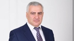 Через несколько месяцев мы будем поздравлять друг друга с поражением зла: мы движемся к безусловной победе — по-нашему: послание Самвела Карапетяна