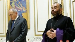 Геворг Сароян, присоединившийся к кампании против Церкви, подал иск против Армянской Апостольской Святой Церкви