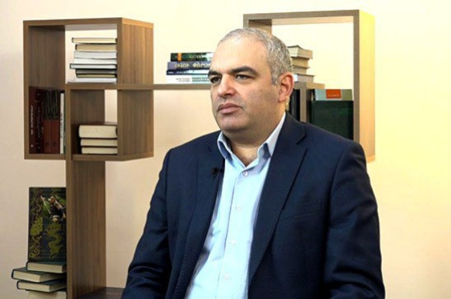 Համակ ուշադրությամբ հետևելու եմ, որ խուզարկեն նաև Արարատ Միրզոյանի, Վլադիմիր Վարդանյանի, Արայիկ Հարությունյանի, Հովհաննես Հովհաննիսյանի, Հարություն Մարությանի, Սուրեն Մանուկյանի տները․ Դեմոյան