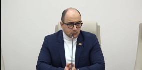Mamijanyan: “Will he one day propose merging the armies?”