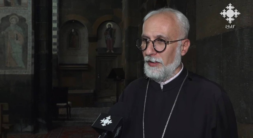 Գնդերեց-սարկավագներին հրավիրել են ՊՆ, Տեր Պսակը պատմում է՝ տղաները ուխտապահ եկեղեցականին վայել հակադարձել են (տեսանյութ)