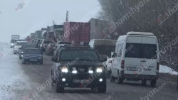 В Арагацотнской области из-за гололёда образовалась пробка протяжённостью около 18 километров — число автомобилей превышает 4 тысячи