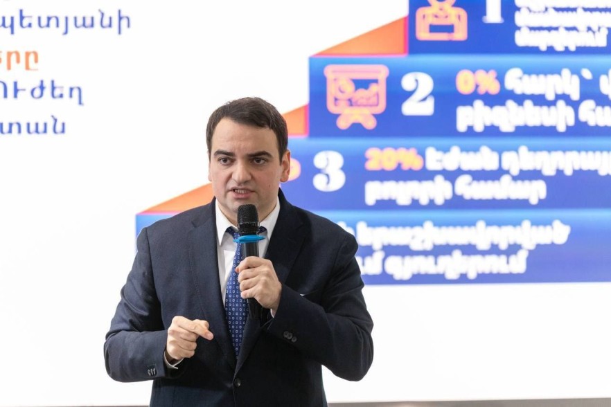 Вчера вечером слабый лидер Никол Пашинян выставил на продажу на Amazon интересы армянского народа на Amazon — Нарек Карапетян (видео)