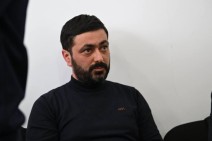 Армянская Апостольская церковь подала в суд на бывшего священнослужителя Арамайиса Тахмазяна
