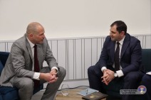 Պապիկյանն ու Բելգիայի պաշտպանության նախարարը քննարկել են միջազգային անվտանգությանն առնչվող հարցեր