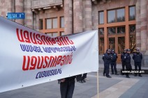 Одновременные акции протеста с требованием: «Свободу Самвелу Карапетяну, свободу Армении» — фото