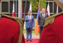 Վրաստանի ՊՆ-ում տեղի է ունեցել Սուրեն Պապիկյանի դիմավորման հանդիսավոր արարողությունը (տեսանյութ)