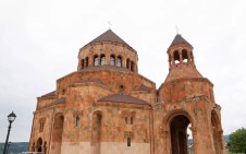 В Арцахе разрушаются христианские святыни: тот, кто сегодня смиряется с уничтожением своих святынь, завтра потеряет свой дом и государственность