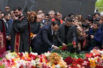 Члены партии «Сильная Армения» почтили память жертв Геноцида армян