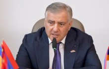 Суд отказал Самвелу Карапетяну в просьбе посетить могилу отца