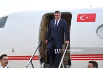 Вице-президент Турции Джевдет Йылмаз прибыл в Ереван