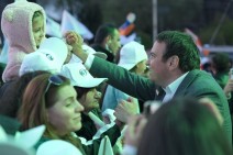 Նարեկ Կարապետյանի հանդիպումը Վարդանանց հրապարակում հավաքված գյումրեցիների հետ. Լուսանկարներ