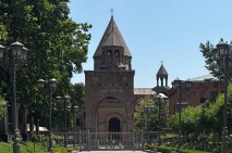 Հայաստանյայց Առաքելական Սուրբ Եկեղեցին տոնախմբելու է Սուրբ Թադեոս առաքյալի և Սուրբ Սանդուխտ կույսի հիշատակը