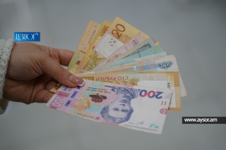 Դոլարի առքի միջին գինը 365.97 դրամ է. Փոխարժեքը՝ ՀՀ բանկերում