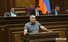 «Власти когда нужно — прозападные, когда нужно — пророссийские»: Рустамян