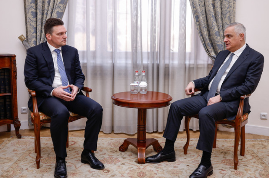 Вице-премьер Мгер Григорян принял председателя правления Евразийского банка развития
