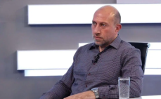 Հնչում է չէ՞ հաճախ այսպիսի մի տգիտություն, թե քննադատում եք Եվրոպային, բայց գնում եք, ճամփորդում եք Եվրոպա