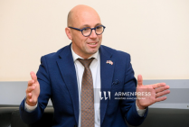 Депутат Национального совета Швейцарии считает, что мир между Арменией и Азербайджаном можно установить путем международного давления на Баку