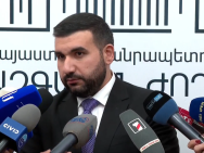 Ваагн Алексанян: но Варданика ведь не «уложили на асфальт» — он с улыбкой бежал к машине