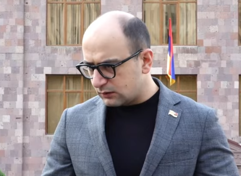 Демократия Пашиняна выглядит именно так — Айк Мамиджанян