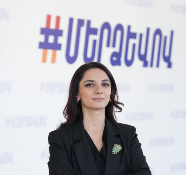 «Դուք լուռ եք, երբ ոստիկանները քաշքշում են զոհված զինվորների մայրերին, լուռ եք, երբ իշխանությունները ատելության քարոզ են հնչեցնում արցախցիների հանդեպ». Արեգա Հովսեփյանը՝ ՄԻՊ-ին (Տեսանյութ)