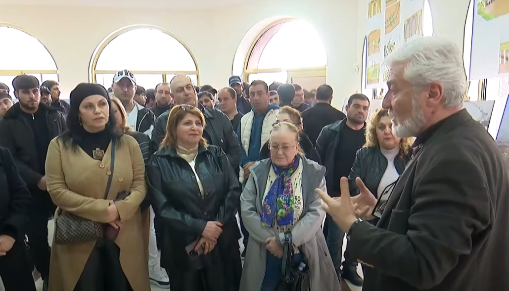 Мы можем восстановить нашу веру и вернуться к своим истокам: жители Армавира — о фотовыставке «Мы - участники создания истории» (видео)