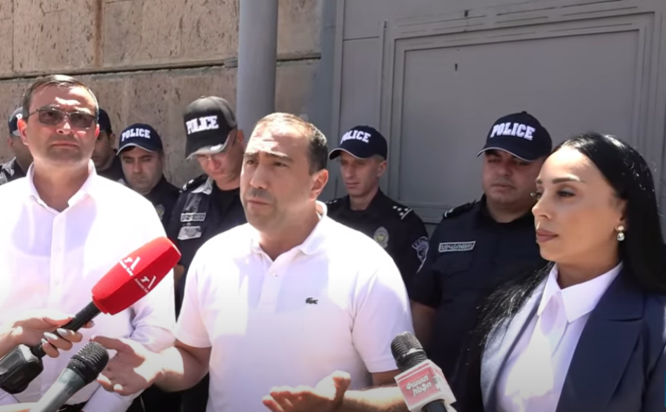 Самвелу Карапетяну предъявлено обвинение, ведутся попытки избрания меры пресечения в виде заключения под стражу — адвокат (видео)