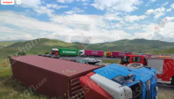 Խոշոր ավտովթար՝ Շիրակում․ «DAF» բեռնատարը դուրս է եկել ճանապարհի երթևեկելի գոտուց, բախվել երկաթե արգելապատնեշներին և կողաշրջվել
